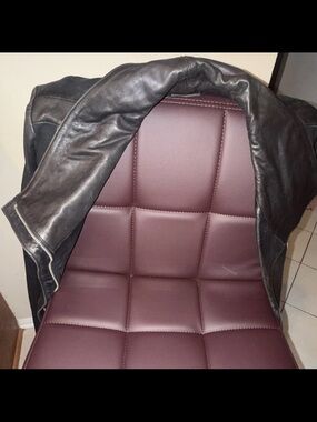 Unisex Black Leather Jacket - Stylish Classic